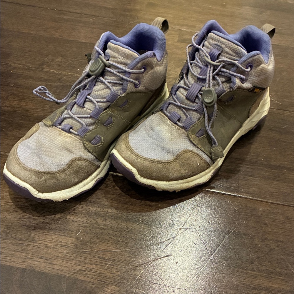 Teva Kids Boots in Purple and Gray